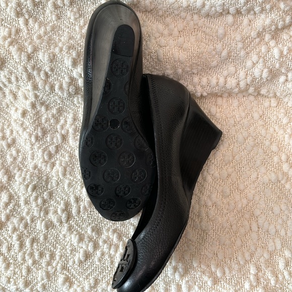 Tory Burch size 10 1/2 wedge shoes. Gently worn and loved. - Picture 4 of 5